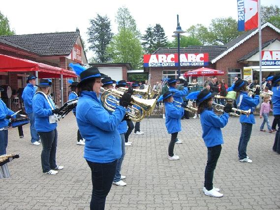  Bildname: CIMG2279.JPG 
 Breite: 640 Pixel 
 Höhe: 480 Pixel 
 Grösse: 279 kB 