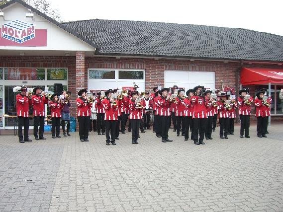  Bildname: CIMG2296.JPG 
 Breite: 640 Pixel 
 Höhe: 480 Pixel 
 Grösse: 260 kB 