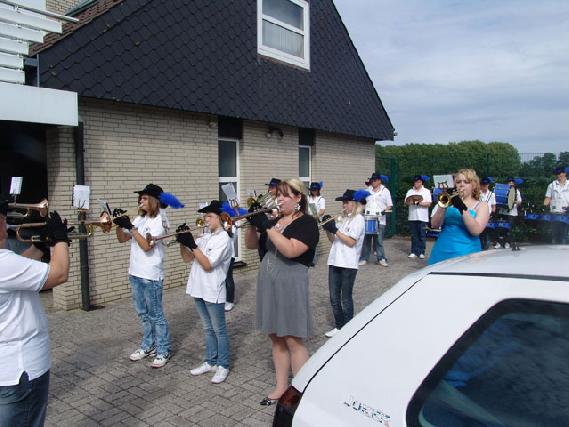  Bildname: Hochzeit_008.jpg 
 Breite: 640 Pixel 
 Höhe: 480 Pixel 
 Grösse: 96 kB 