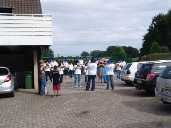  Bildname: Hochzeit_009.jpg 
 Breite: 640 Pixel 
 Höhe: 480 Pixel 
 Grösse: 79 kB 